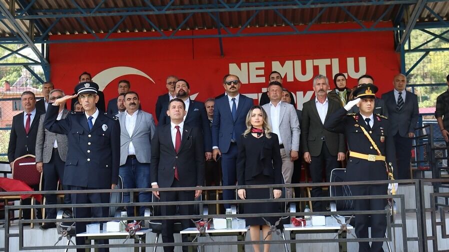 Feke’de Cumhuriyet Coşkusu Meydanlara Taştı (2)