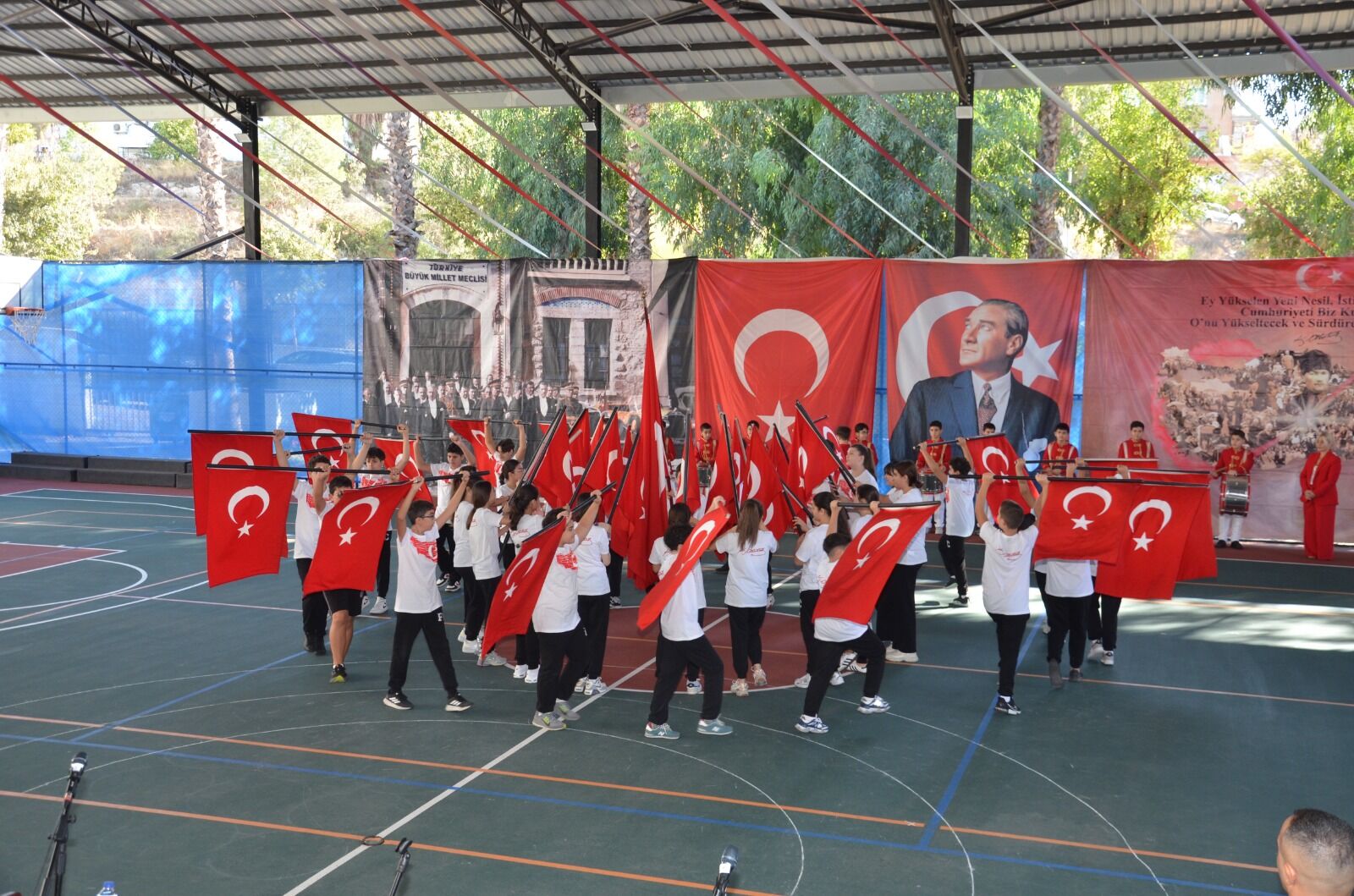 Final Okulları’nda Cumhuriyet Coşkusu (1)