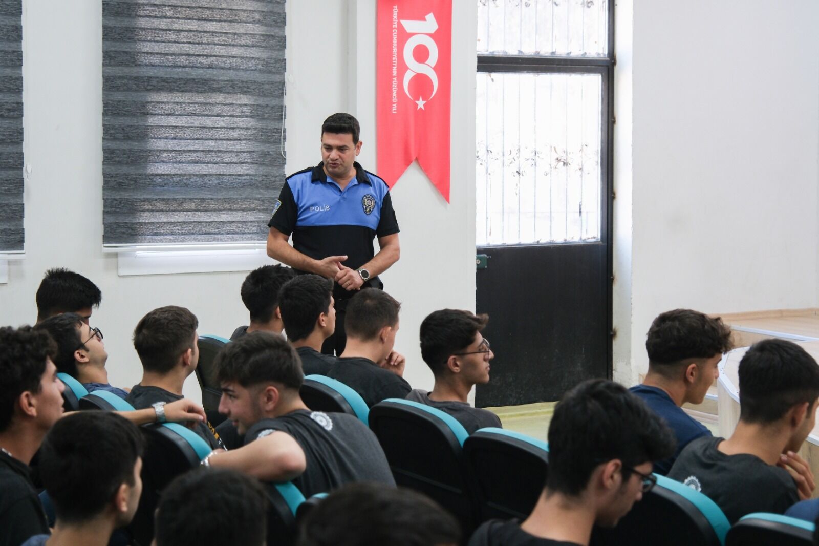 Güvenli Yarınlar İçin El Ele “Polisim Yanımda” Projesiyle 1000 Öğrenciye Eğitim (3)