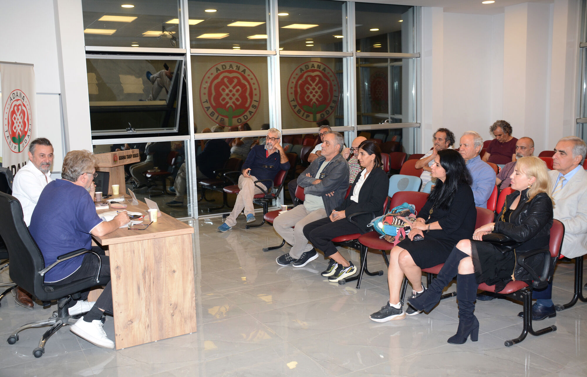 İnsanlığa Adanmış Bir Hekimlik Veli Lök” Kitabı Adana’da Tanıtıldı (2)