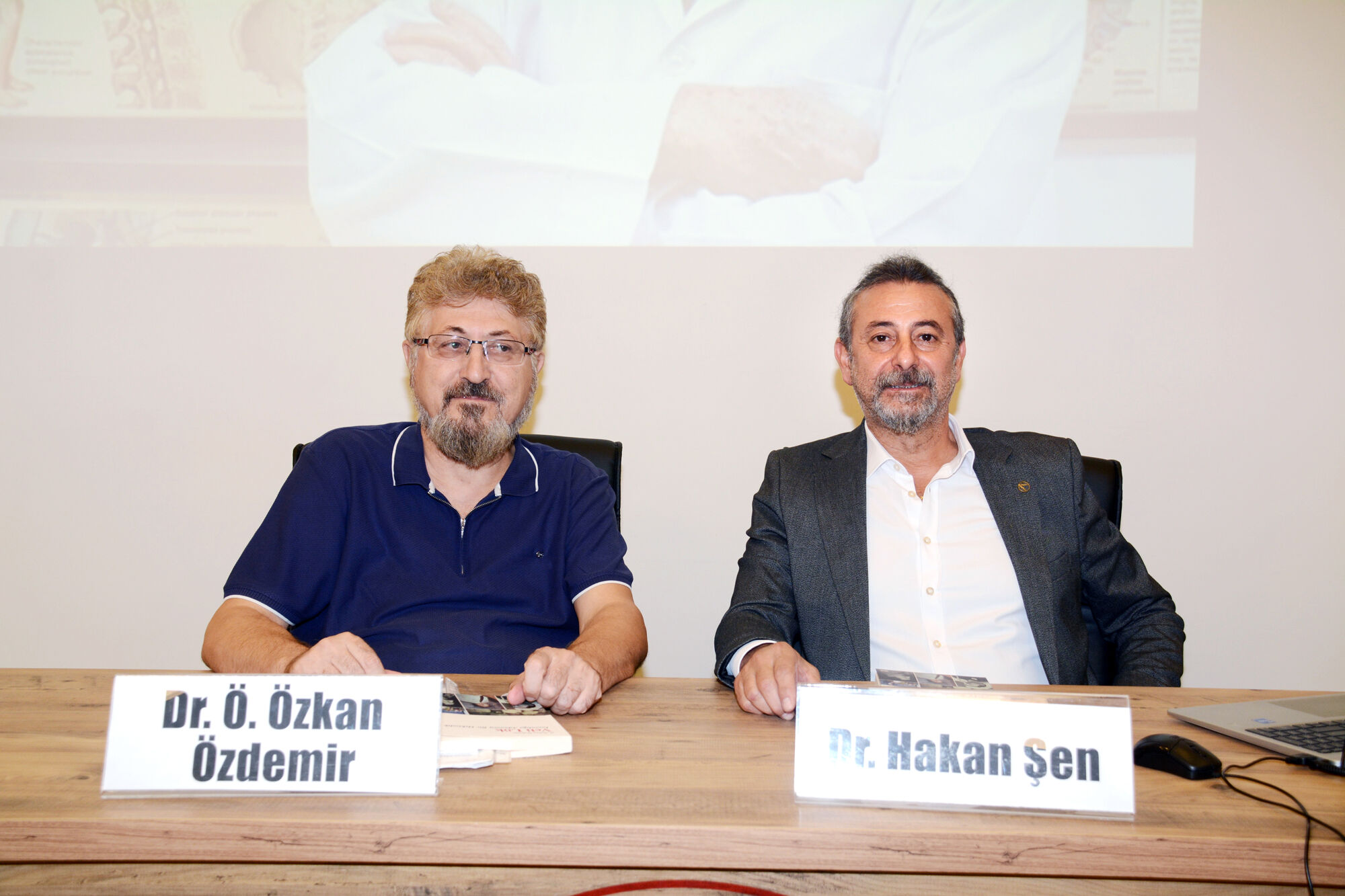İnsanlığa Adanmış Bir Hekimlik Veli Lök” Kitabı Adana’da Tanıtıldı (3)