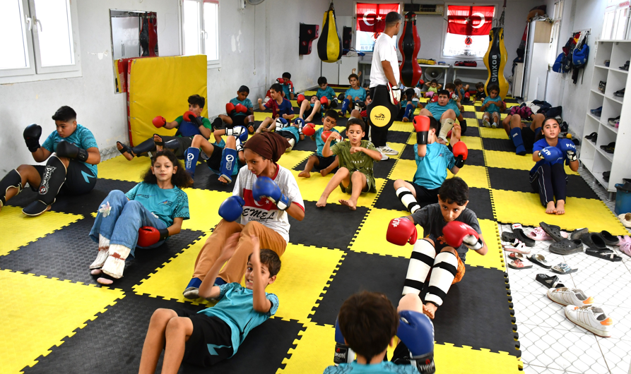 Muhtar Hasan Yeşil, Wushu Ile Mahallesindeki Gençlere “Savunma Kalkanı” Oluyor (3)