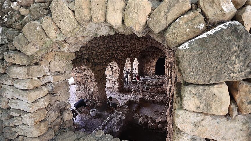 Tarihi Değirmen Temizlenirken 1500 Yıllık Mozaik Bulundu