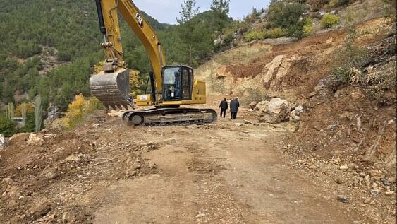 Yardibi Mahallesine Yeni Halı Saha (1)