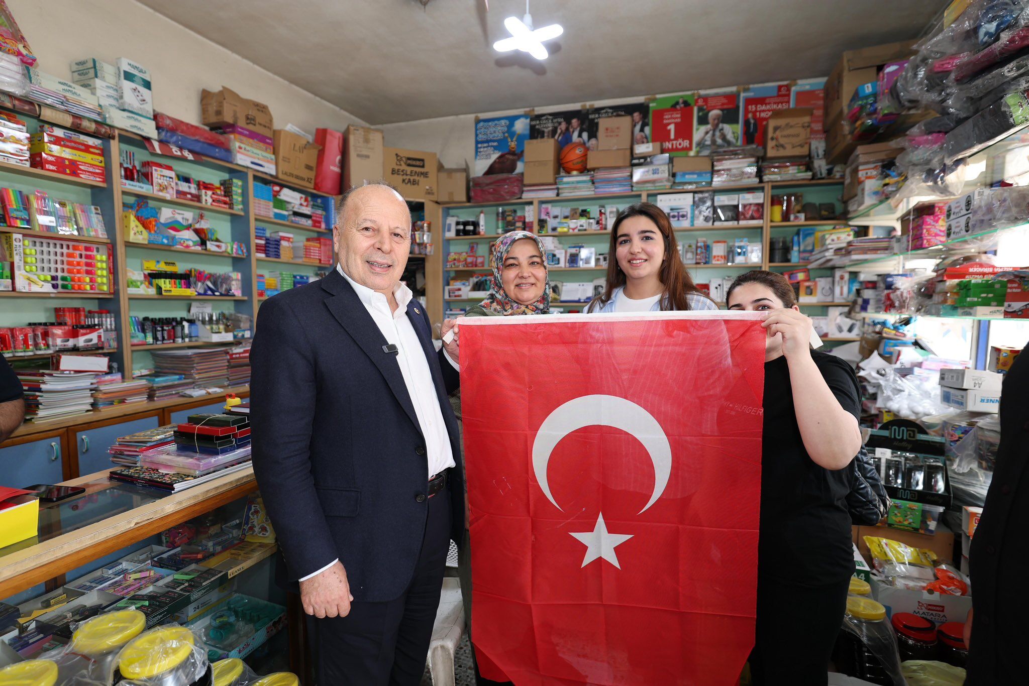 Yüreğir’de Cumhuriyet Coşkusu Bayraklarla Yaşatılıyor (2)