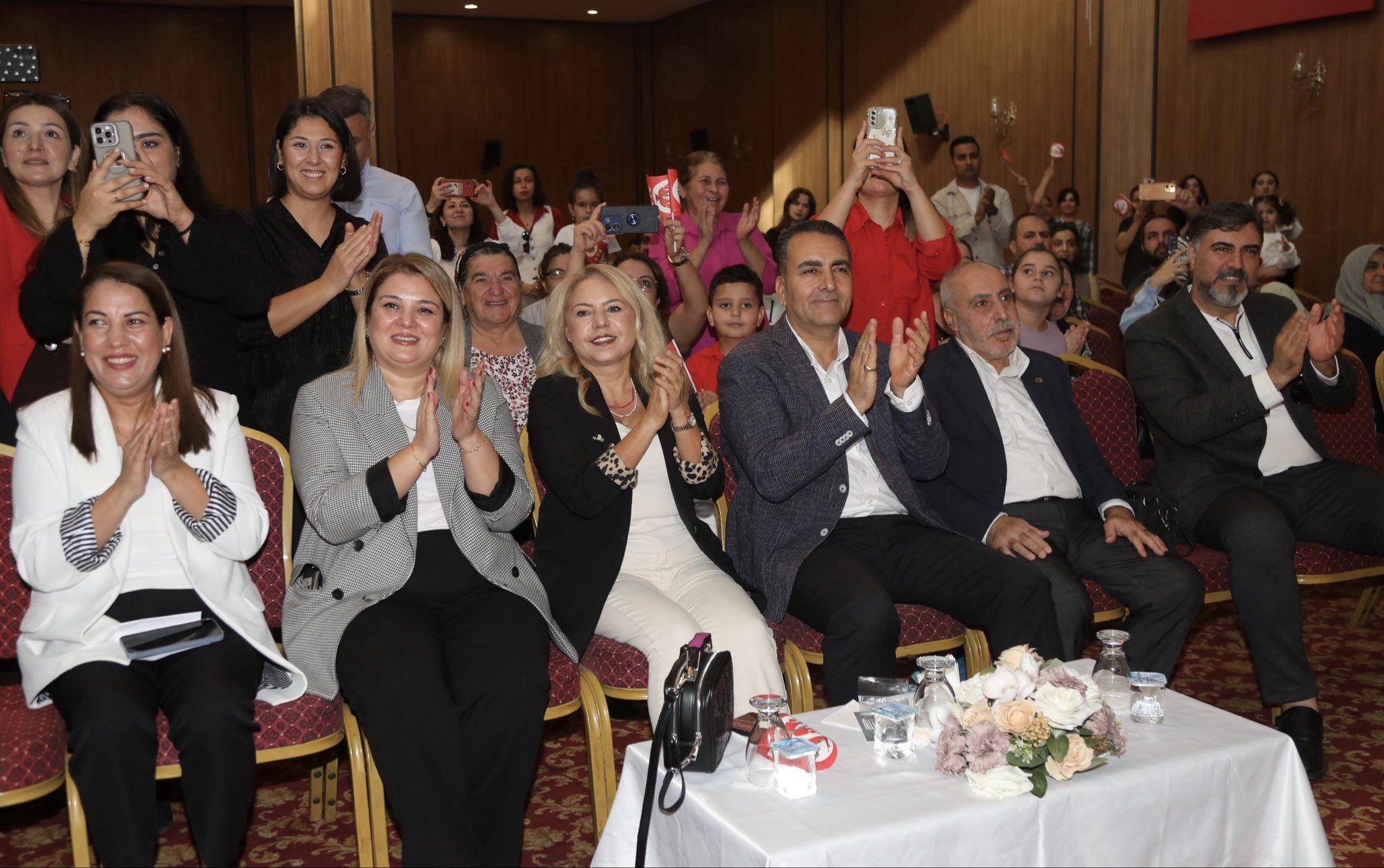 Yüreğirli Miniklerden Cumhuriyet Coşkusu