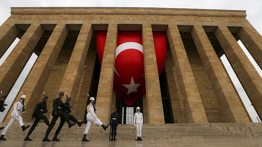 10 Kasım Pazartesi Resmi Tatil Mi Okullar Ve Üniversiteler Açık Mı (1)
