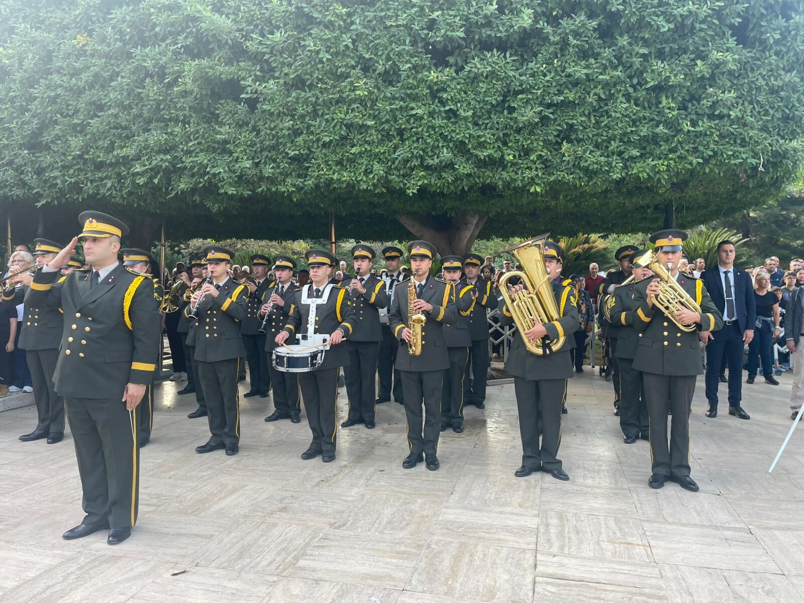 87 Yıl Sonra Aynı Özlem Adana’da Atatürk İçin Hayat Durdu3