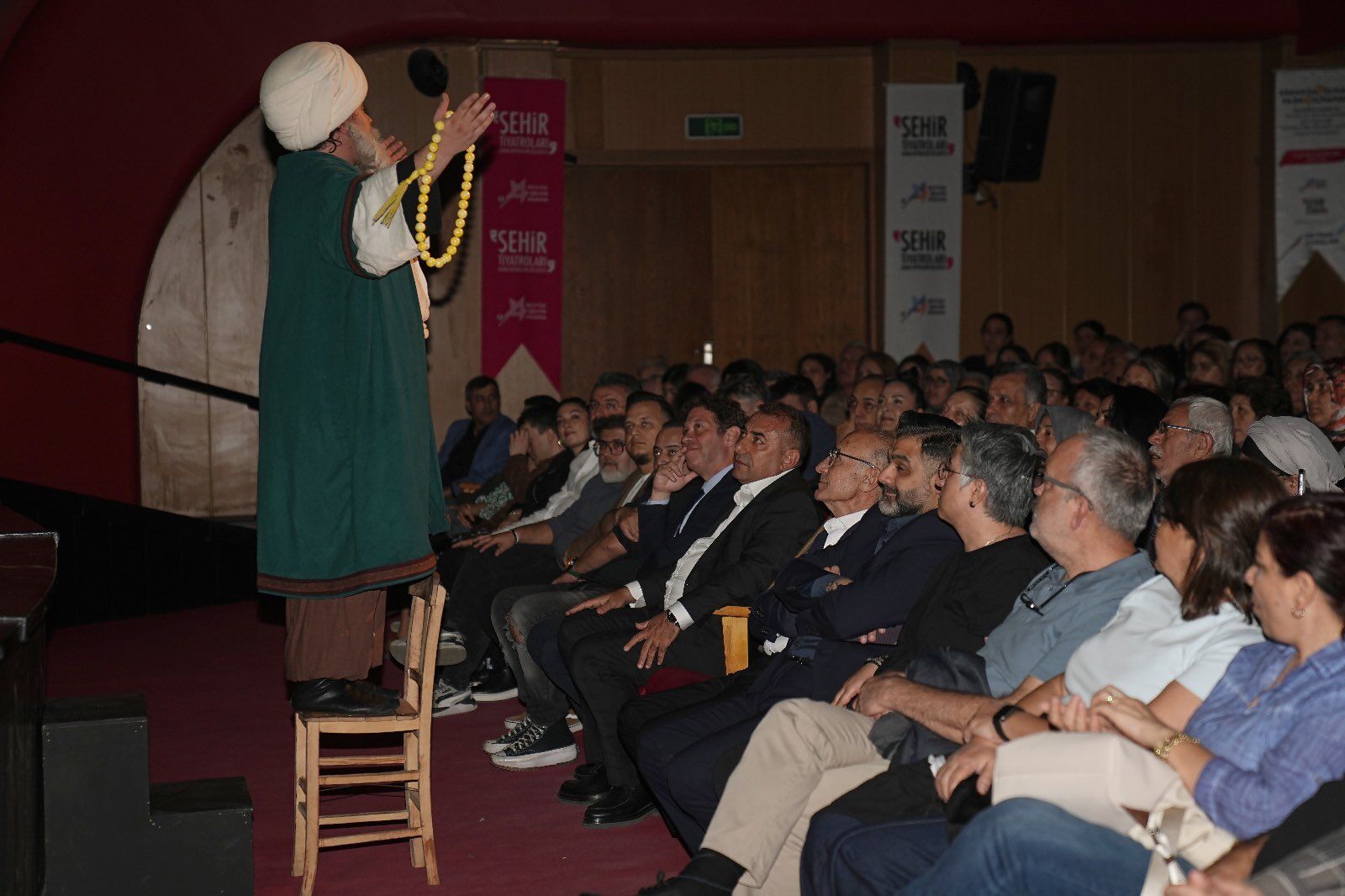 Adana’da Tiyatro Sahnesinde Ferdi Zeyrek Unutulmadı (3)