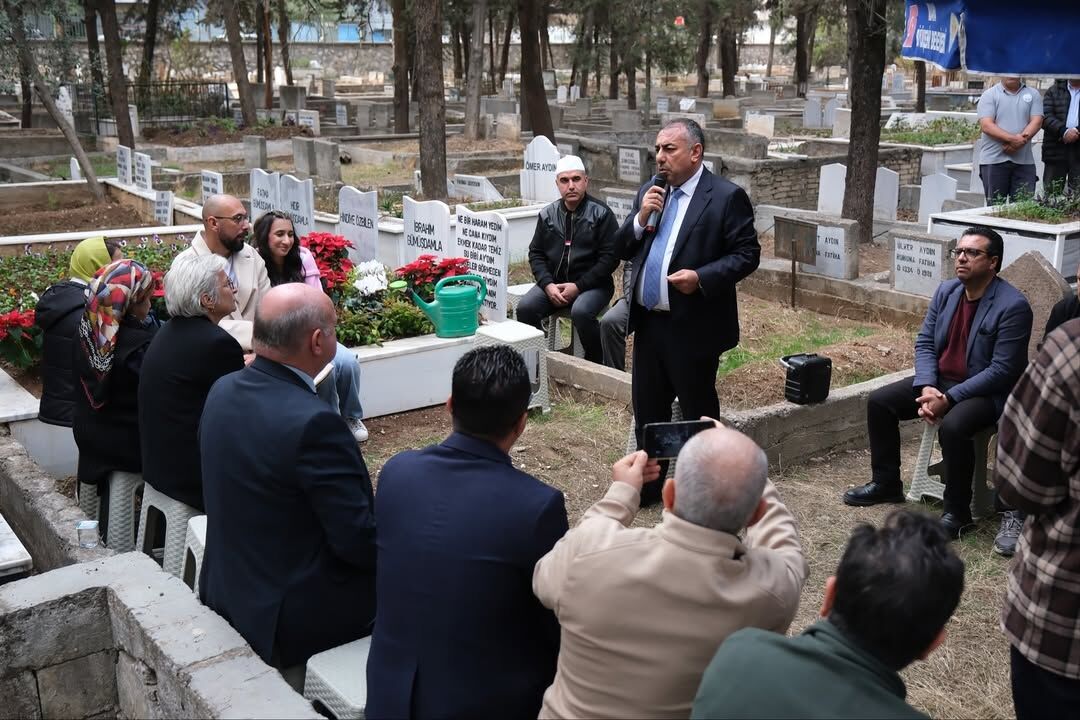 Gazeteci Mustafa Gümüşdamla, 14. Ölüm Yıldönümünde Mezarında Anıldı (1)