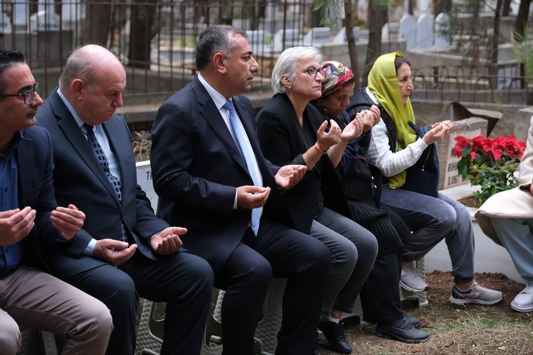 Gazeteci Mustafa Gümüşdamla, 14. Ölüm Yıldönümünde Mezarında Anıldı (2)