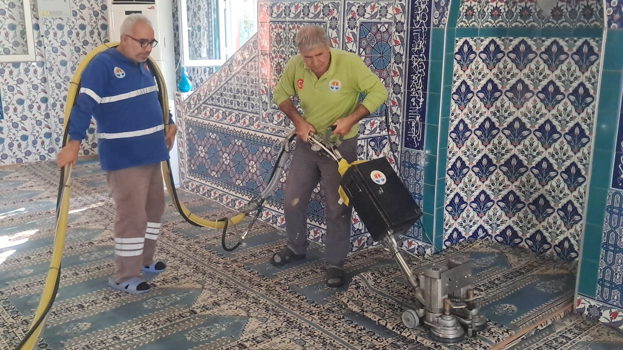 Yumurtalık Belediyesi’nden İlçedeki Camilere Kapsamlı Temizlik (1)
