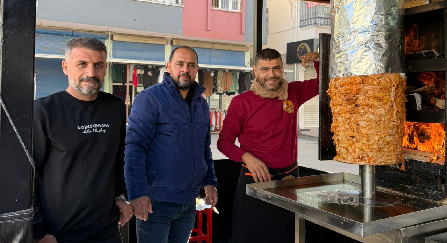 Yüreğir’e Yeni Lezzet Noktası Vitamin Cafe Döner Açıldı (3)
