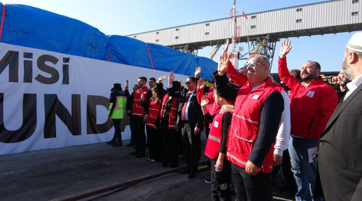 19. İyilik Gemisi Gazze’ye Insani Yardım Için Mersin’den Yola Çıktı (5)