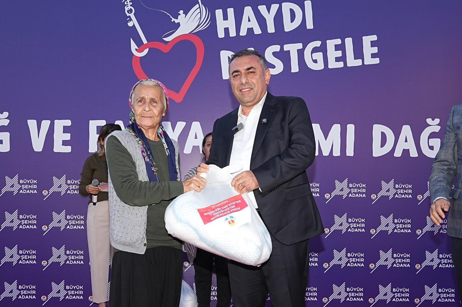 Adana Büyükşehir'den 110 Emekçiye Ağ Ve Fanya Desteği (3)