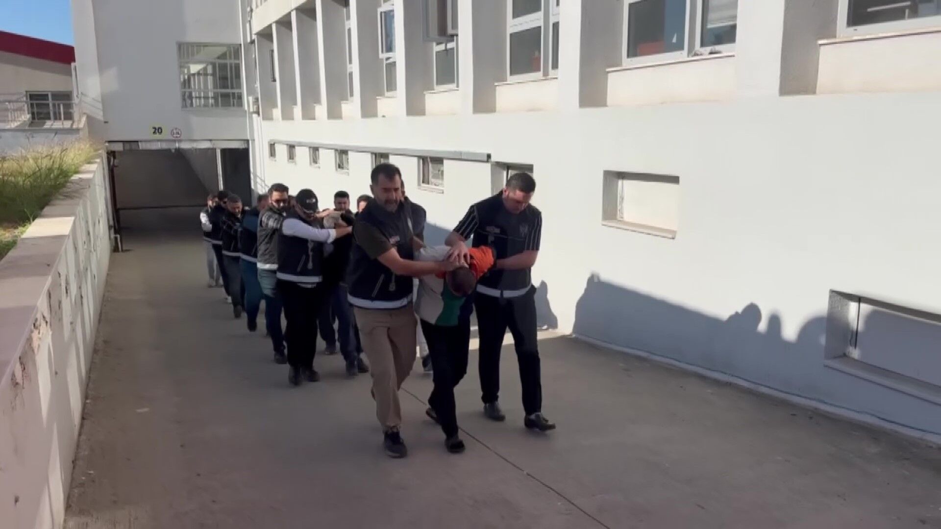 Adana Merkezli Silah Şebekesi Çökertildi 11 Tutuklama (2)