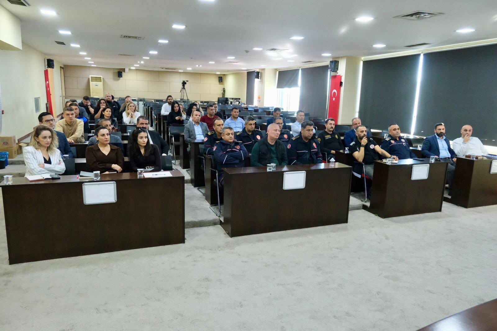Adana’da Afet Hazırlık Toplantısı Güç Birliği İçin Adımlar Atıldı (1)