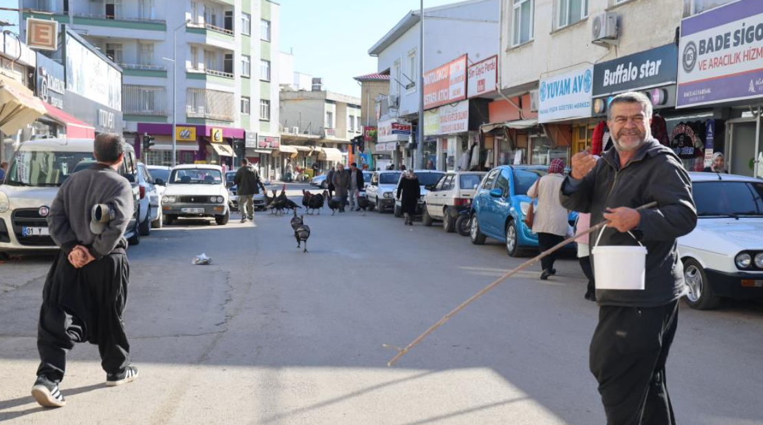 Adana’da Bu Da Oldu! Çarşının Ortasında Bakın Ne Gezdirdiler (3)