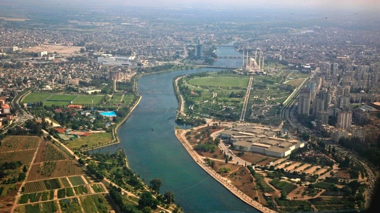 Adana'da Gündüz Nüfusu Patlaması! Oraya Akın Ediyorlar