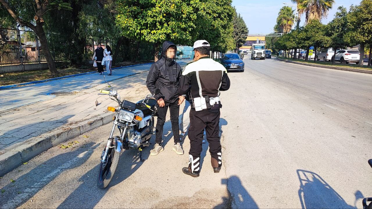 Adana’da Motosiklet Sürücülerine Ceza Yağdı! (3)
