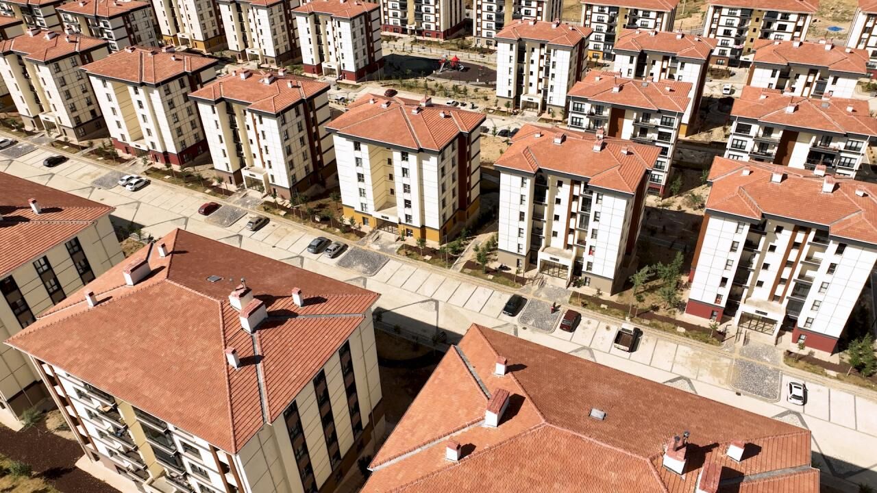 Adana'nın Gözde Ilçesinde Mahkeme Daire Satacak: Fiyatı Herkesi Şaşırttı