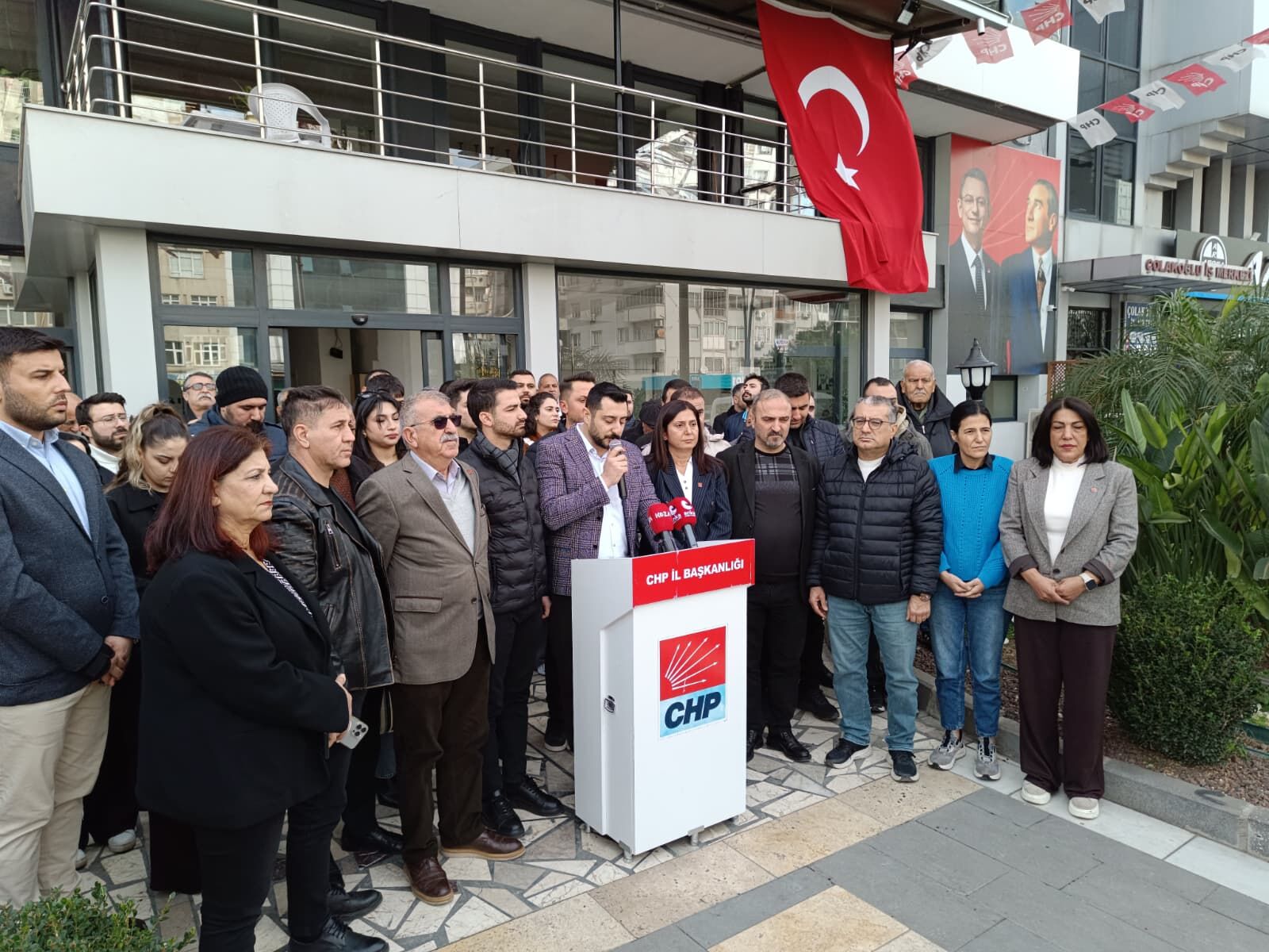 Ahmet Tanık “Millet Susmaz, Gençler Teslim Olmaz” (1)
