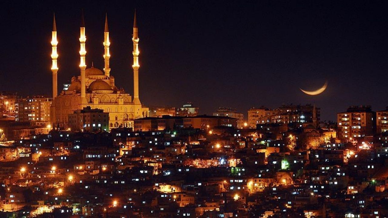 Muharrem ayı dualarla ve ibadetlerle karşılandı: Aşure günü ne zaman?