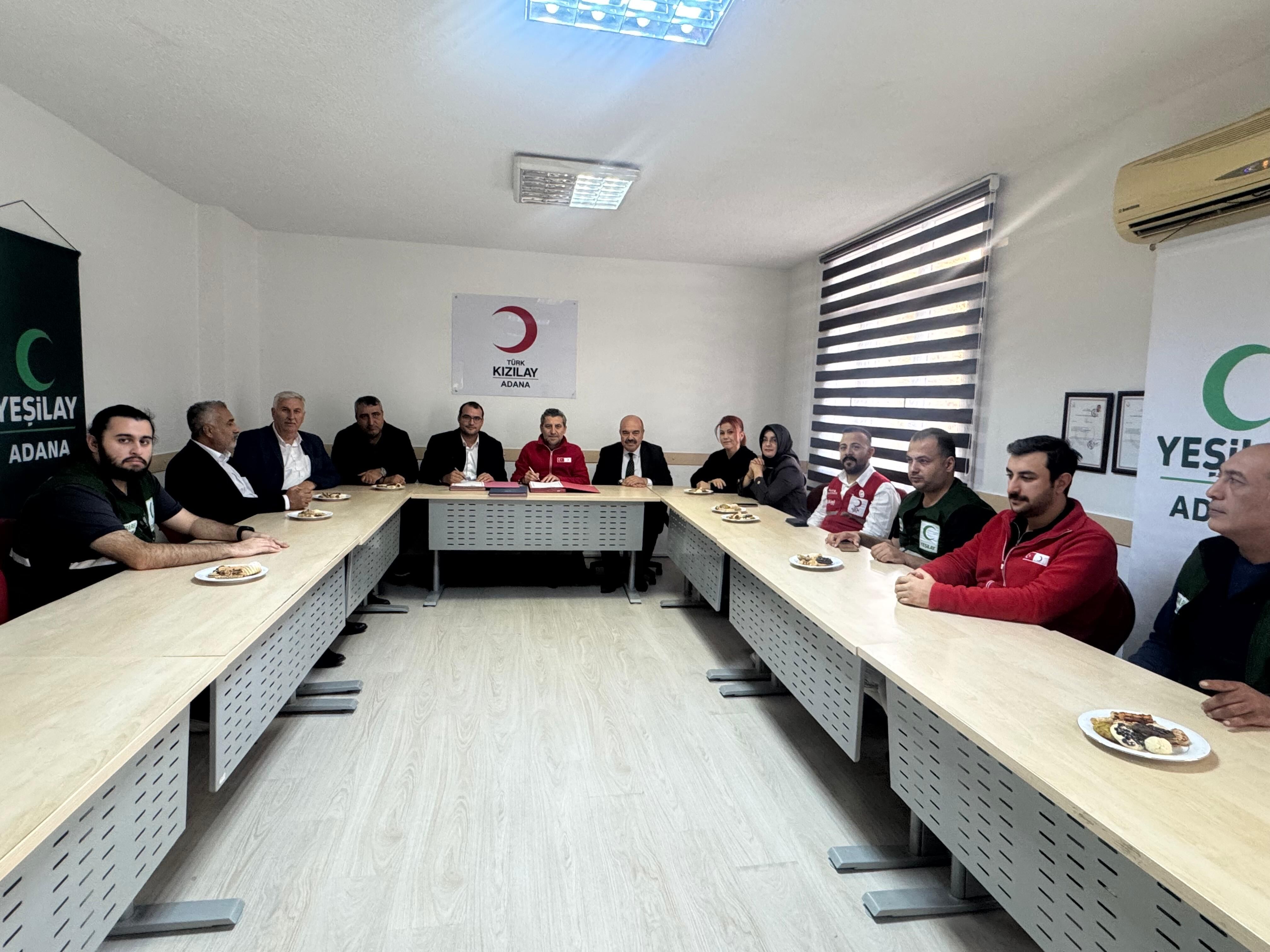 Kızılay Ve Yeşilay’dan Adana’da “Hilallerin Kardeşliği” (2)
