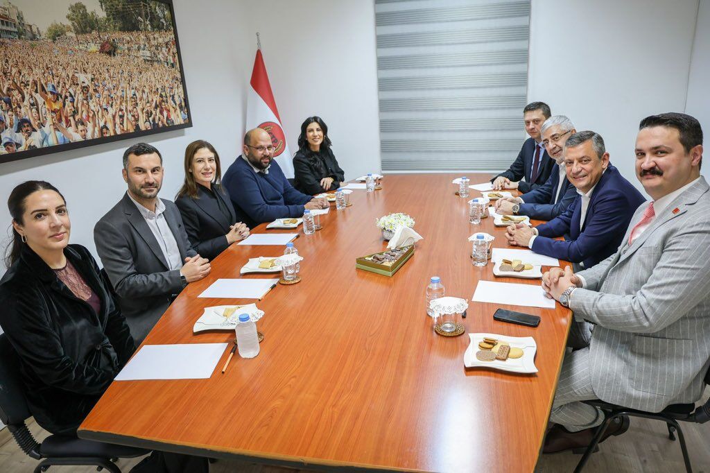 Özgür Özel Sürpriz Şekilde Lefkoşa’da!2