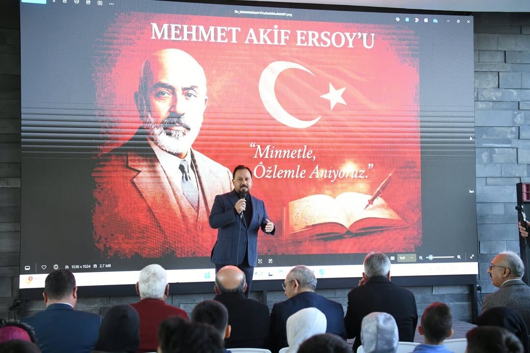 Sarıçam’da “Mehmet Âkif’i Anlamak” Konferansı Düzenlendi (2)