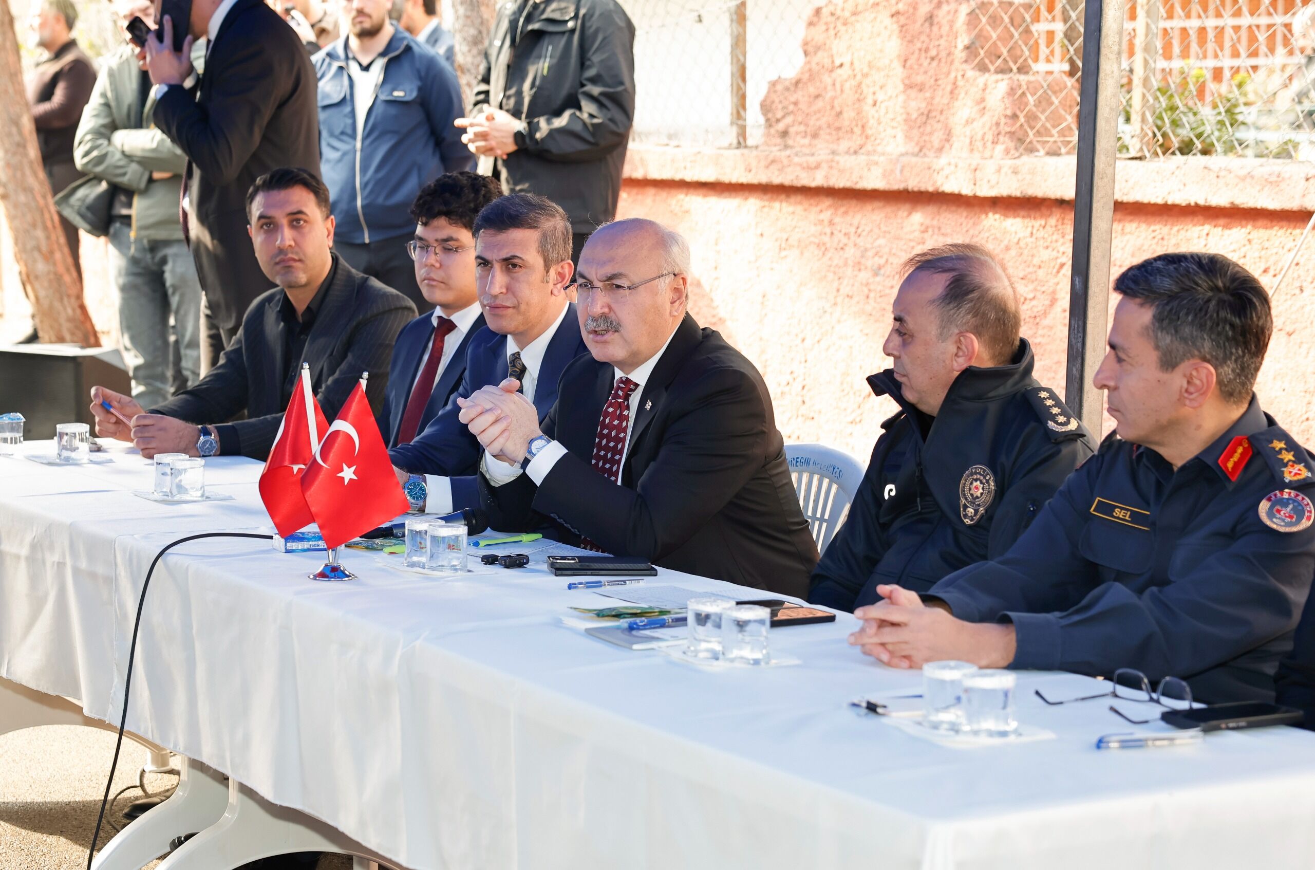 Vali Köşger Yüreğir’de Mahallelerin Sorunlarını Dinledi (2)