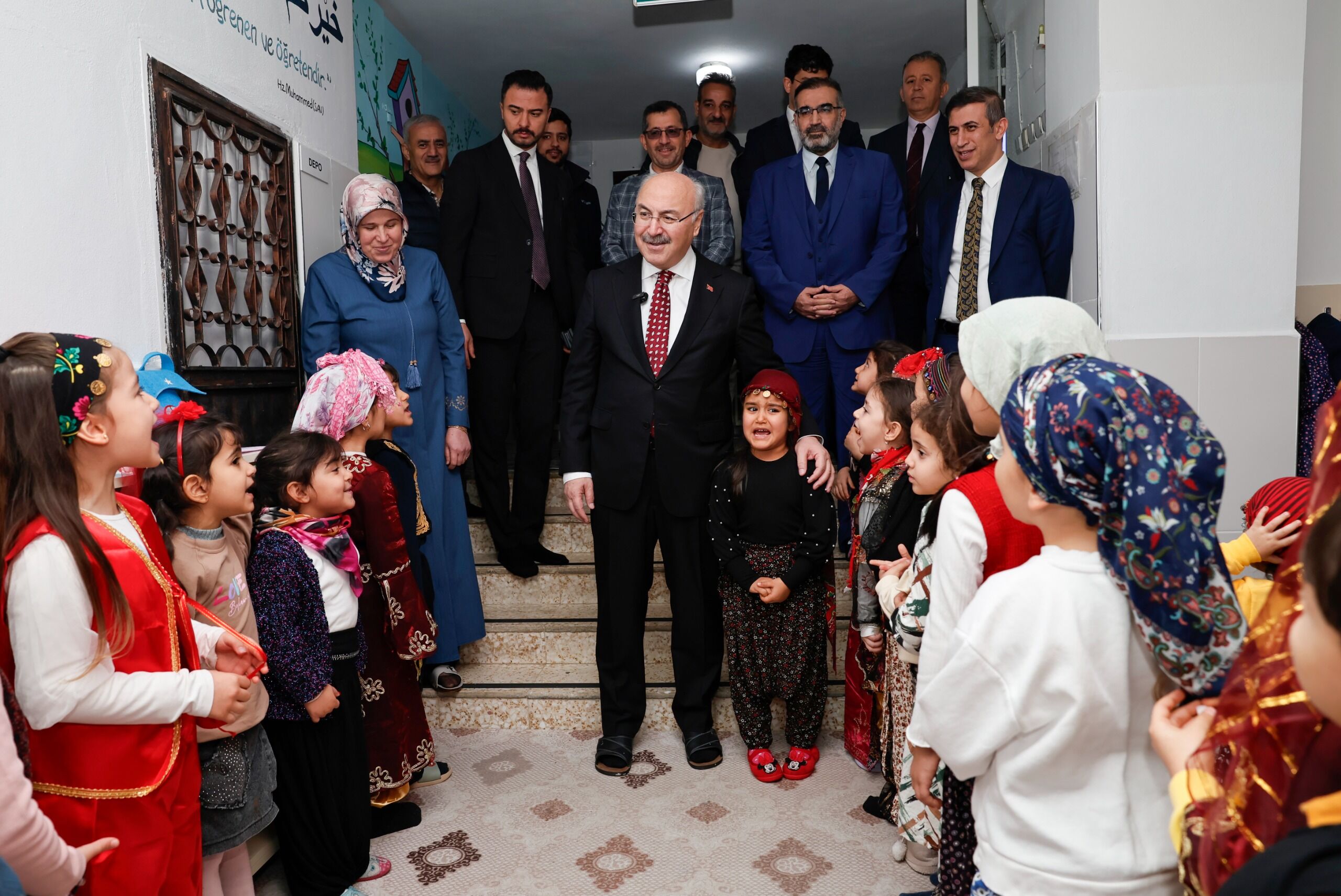 Vali Köşger Yüreğir’de Mahallelerin Sorunlarını Dinledi (4)