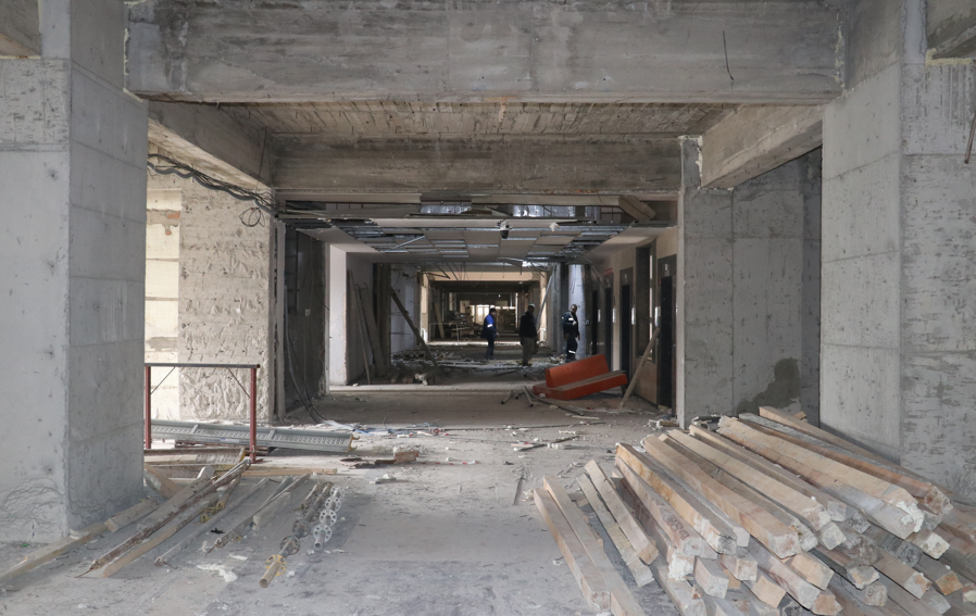 6 Şubat Depreminde Hasar Gören Balcalı Hastanesi Modernize Ediliyor (1)
