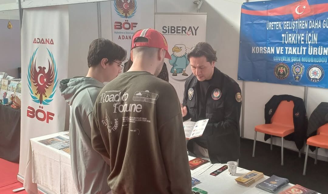 Adana Emniyeti’nden Kitap Fuarında Güvenlik Ve Bilinçlendirme Atağı (1)-1