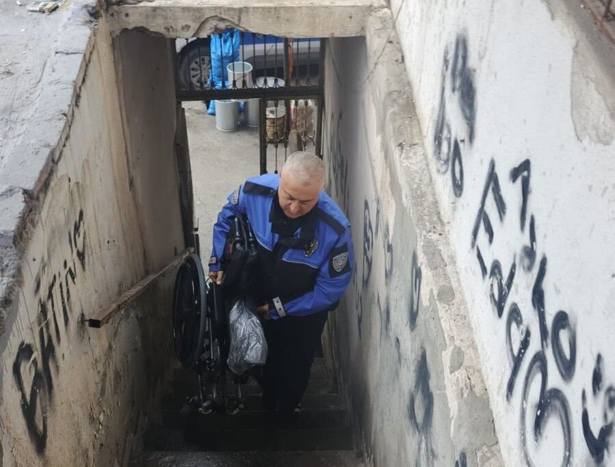 Adana Polisi Zor Anı Dayanışmaya Dönüştürdü (2)-1