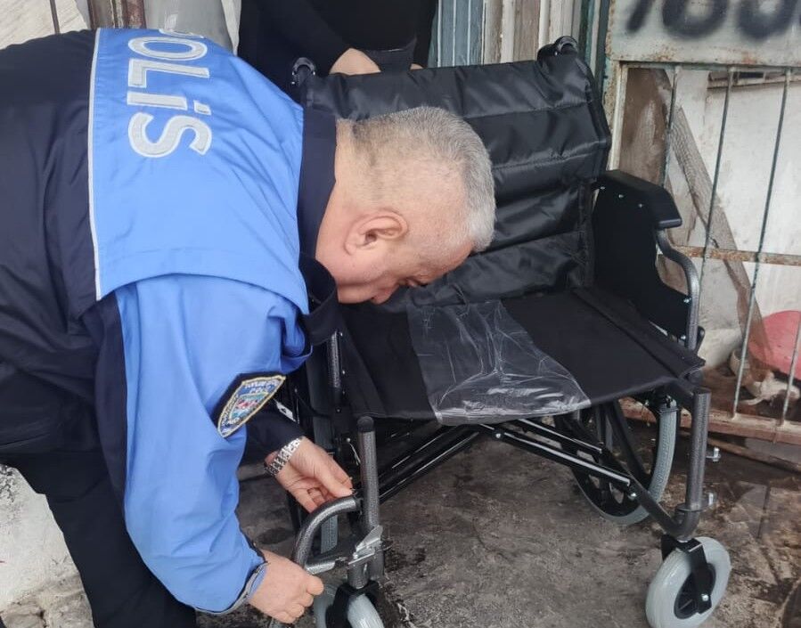 Adana Polisi Zor Anı Dayanışmaya Dönüştürdü (3)-1