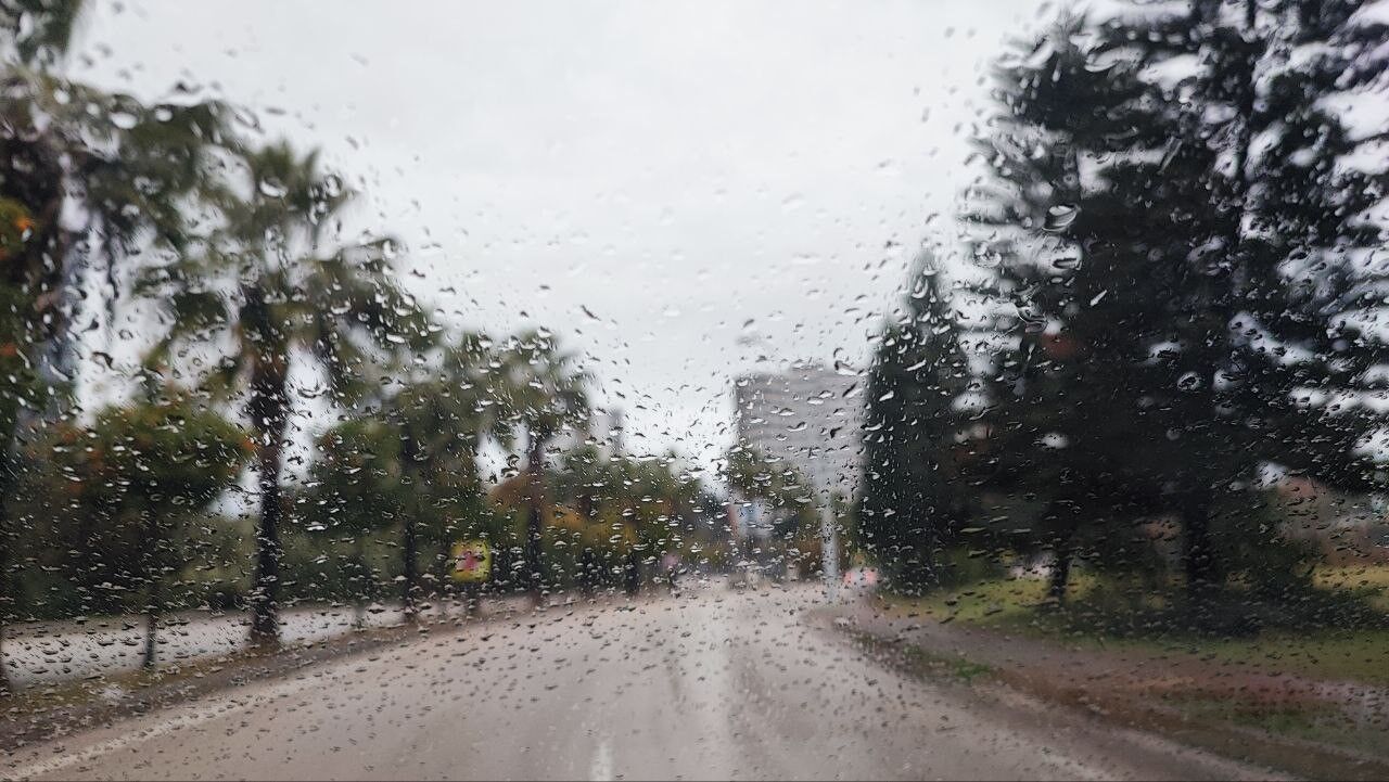 Adana Yağmura Teslim Oldu, Yollar Göle Döndü