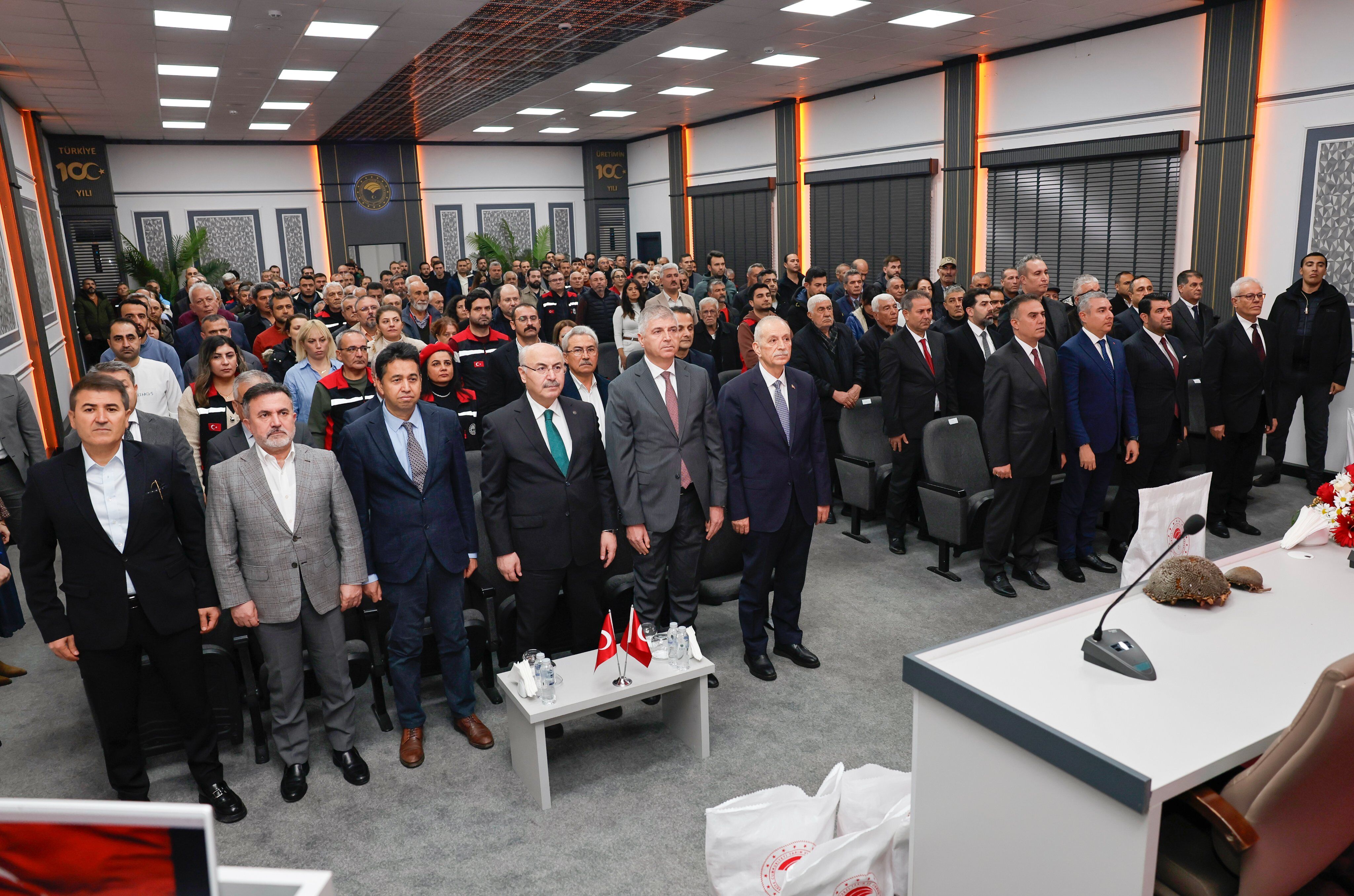 Adana’da Ayçiçeği Üretimine Destek Tohum Temini Töreni Düzenlendi (3)