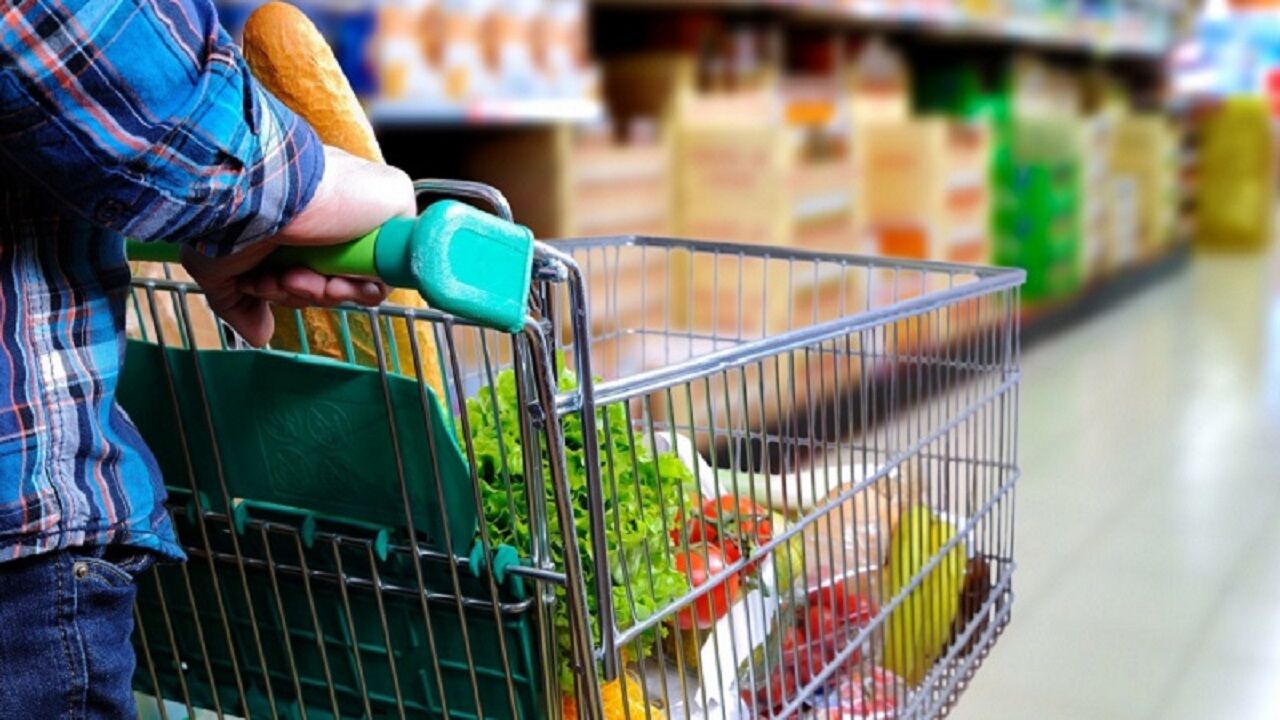 Adana'da Dev Market Çalışanları Iş Bıraktı: İşte Nedeni!