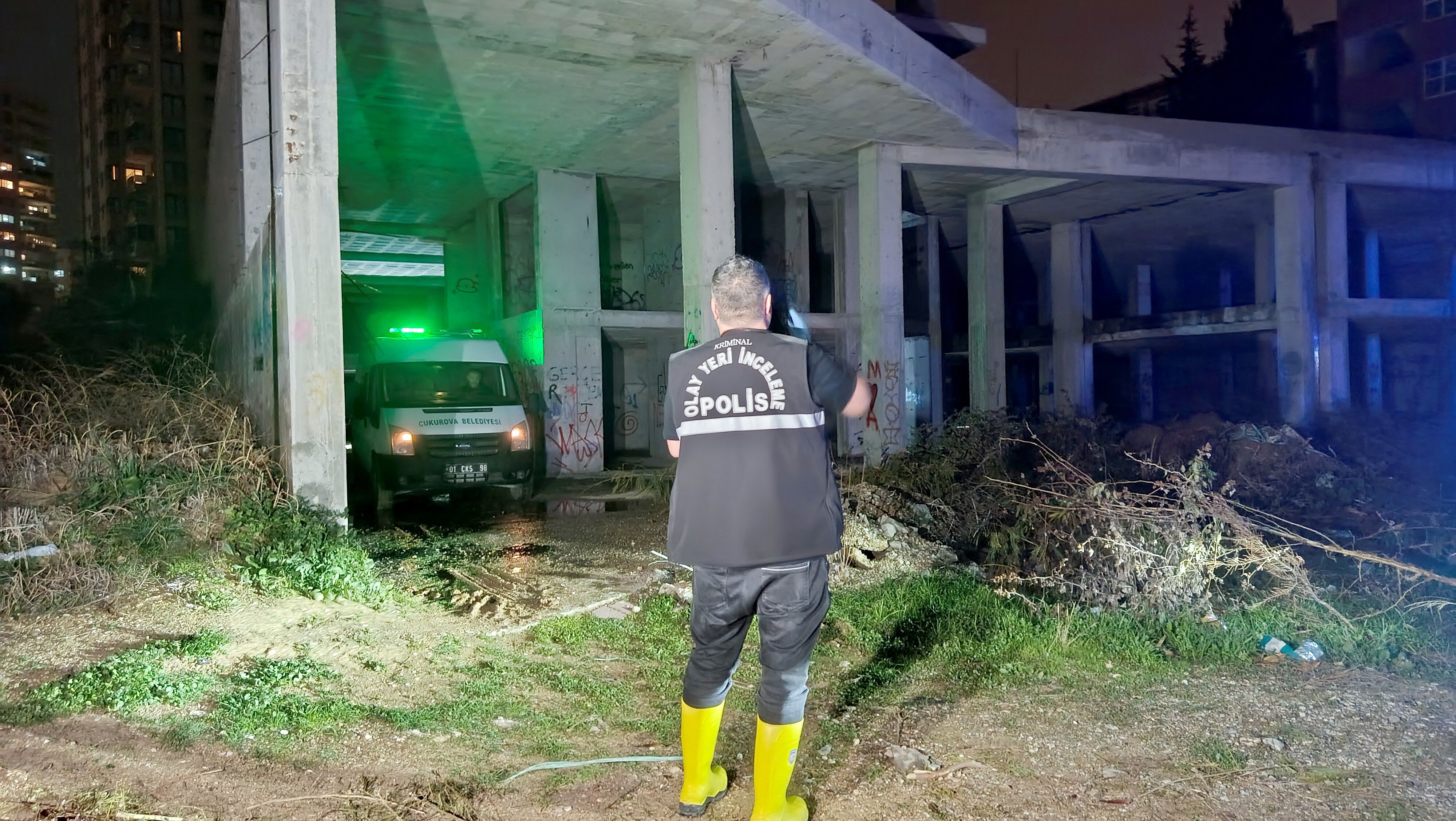Adana’da Feci Ölüm Su Dolu Bodrum Can Aldı (2)
