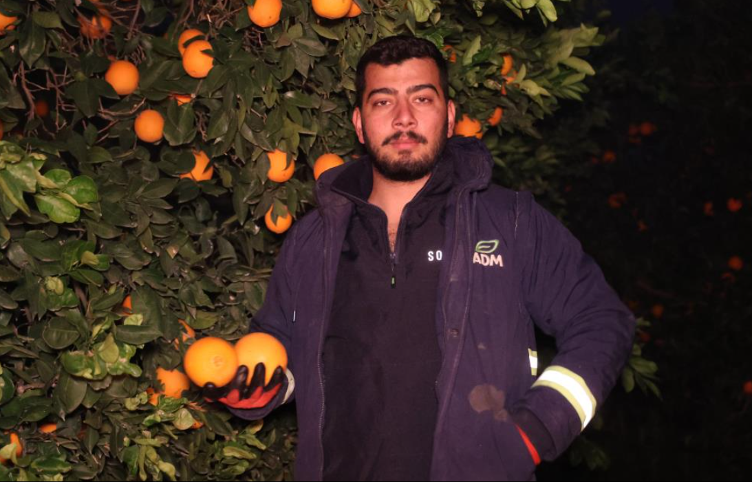 Adana’da Hava Eksiyi Gördü, Çiftçi Sazıyla Nöbet Tuttu (5)