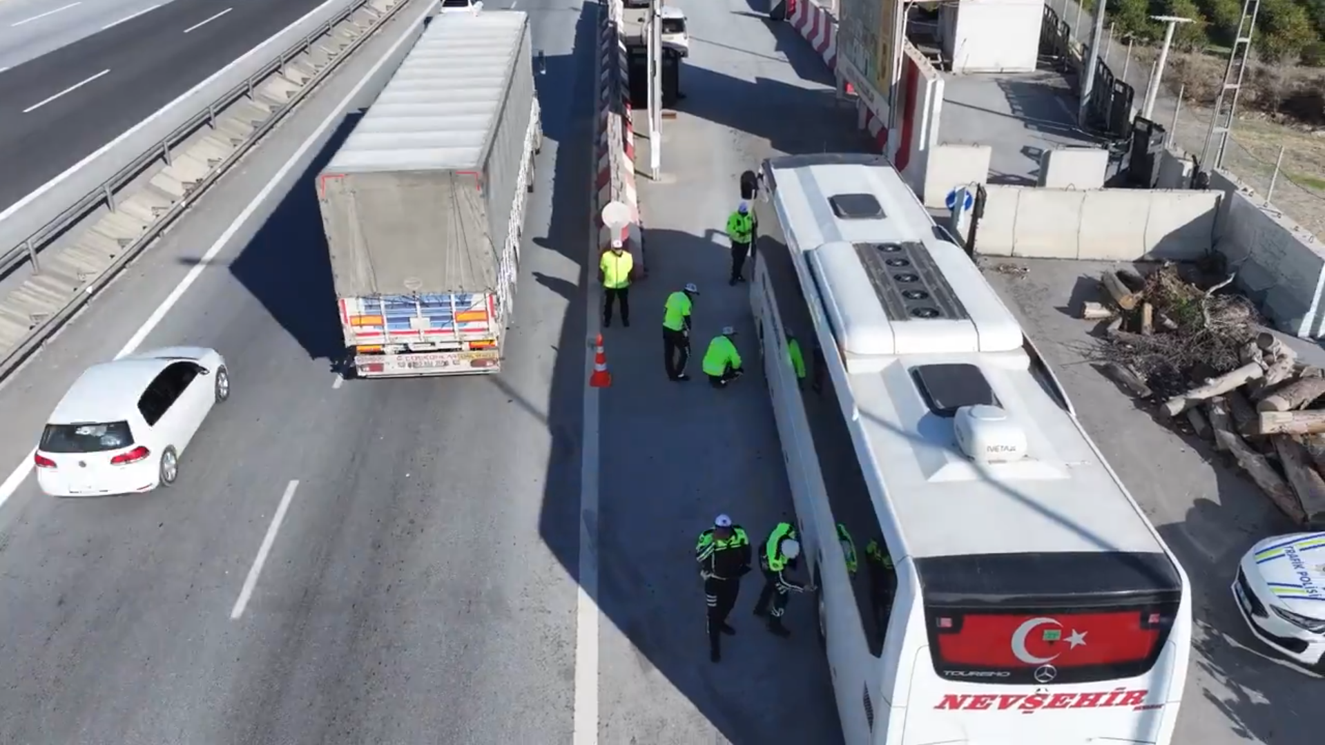 Adana’da Kış Lastiği Denetimleri Aralıksız Sürüyor (2)