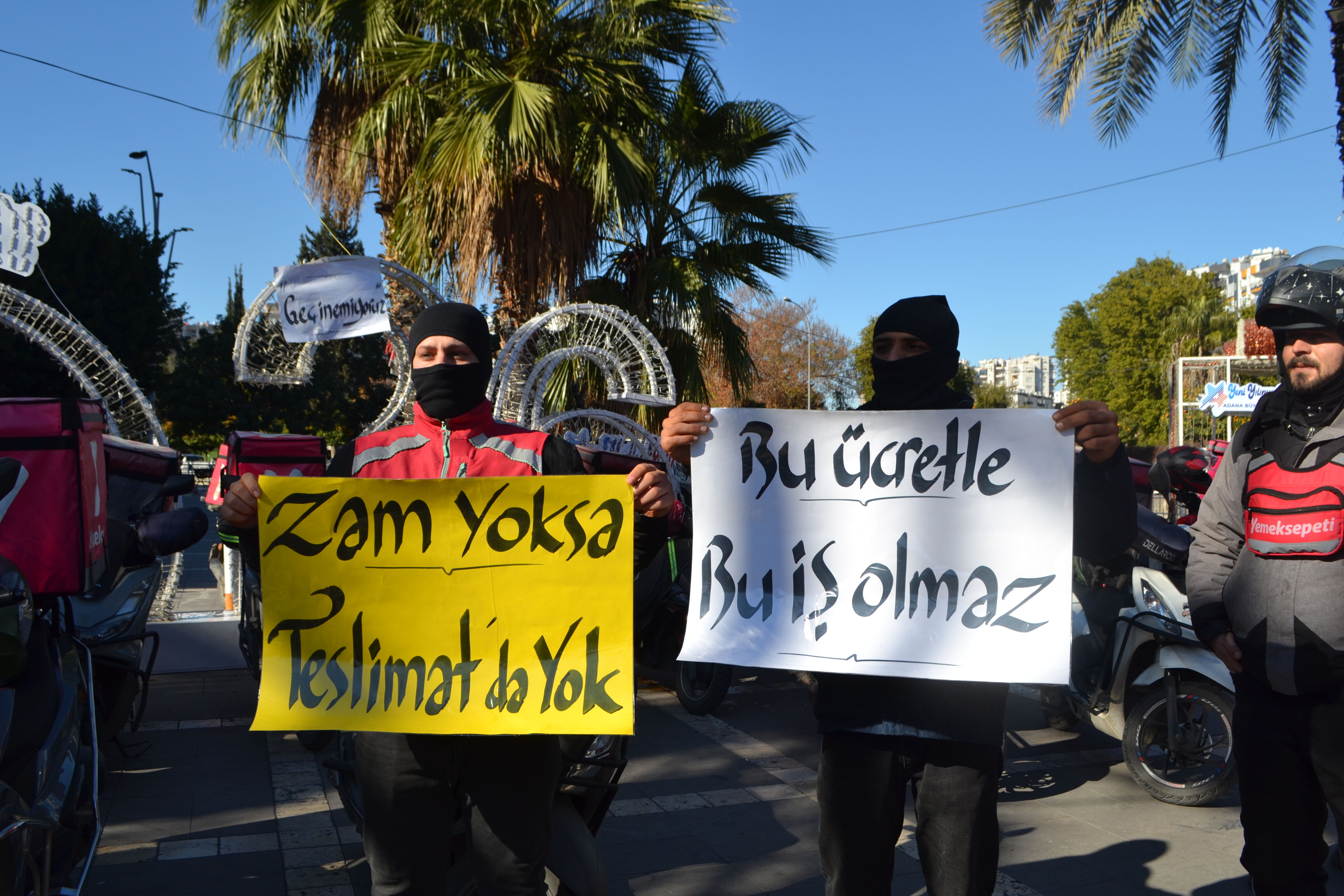 Adana’da Kuryeler Kontak Kapatıyor (1)