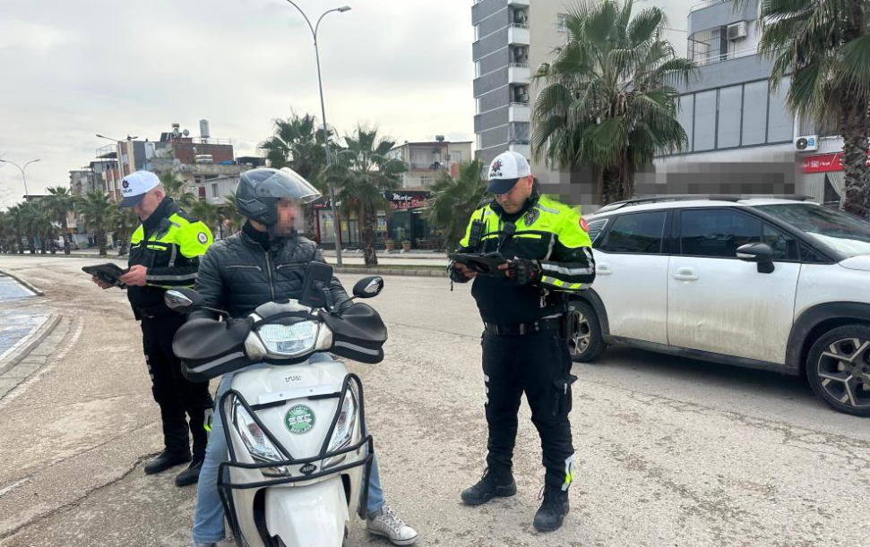 Adana’da Motosiklet Denetimi 1 Günde 1,2 Milyon Lirayı Aşan Ceza (2)