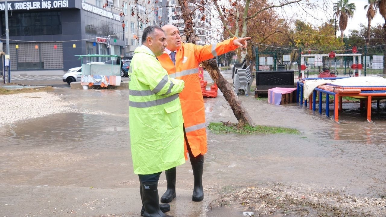 Adana’da Yağış Sonrası Alarm Aski̇ Ve Büyükşehir Sahada (1)