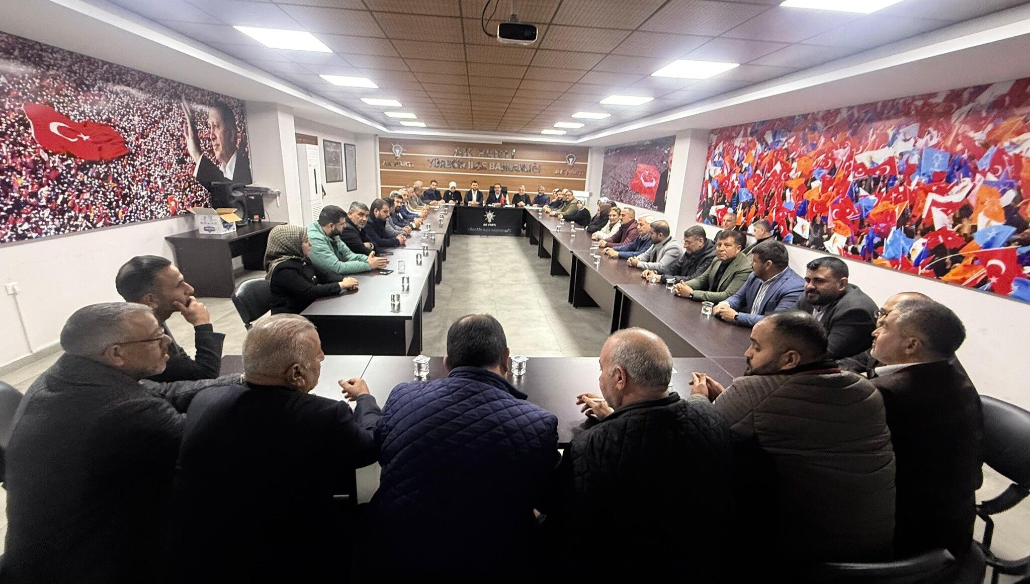 Ak Parti Yüreğir Teşkilatında İstişare Toplantısı (2)