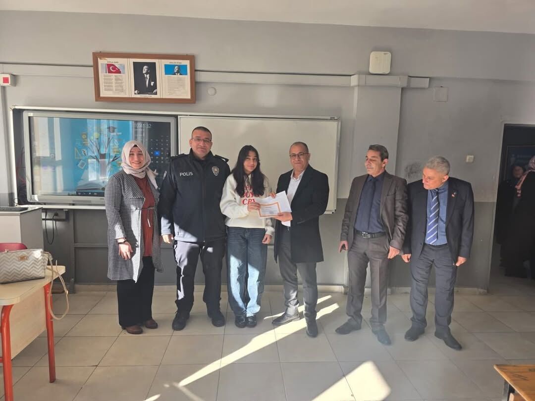 Başkan Dal, Saimbeyli’de Karne Sevinci Yaşayan Öğrencilerle Buluştu (1)
