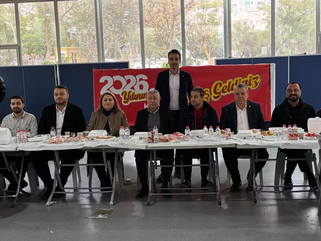 Chp Çukurova’da Gençlerle Yeni Yıl Buluşması (1)