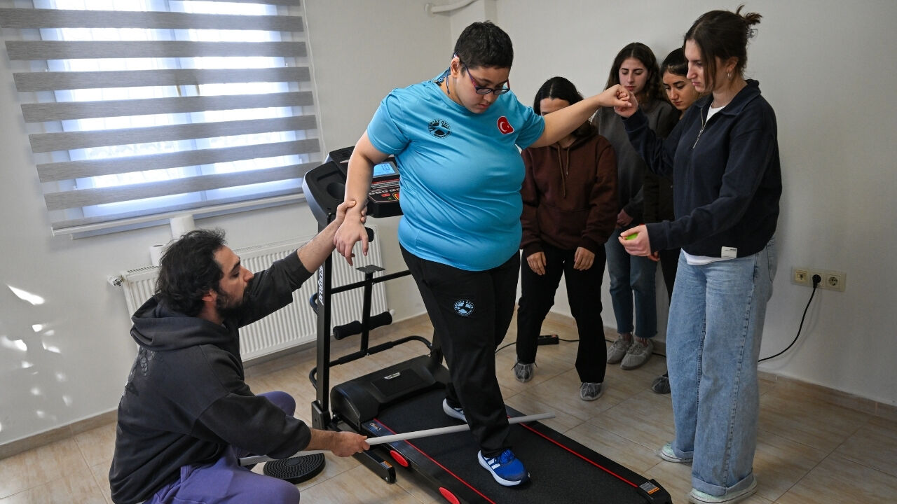 Çü'de Otizm Odaklı Spor Koçluğu Eğitimi Verildi (1)