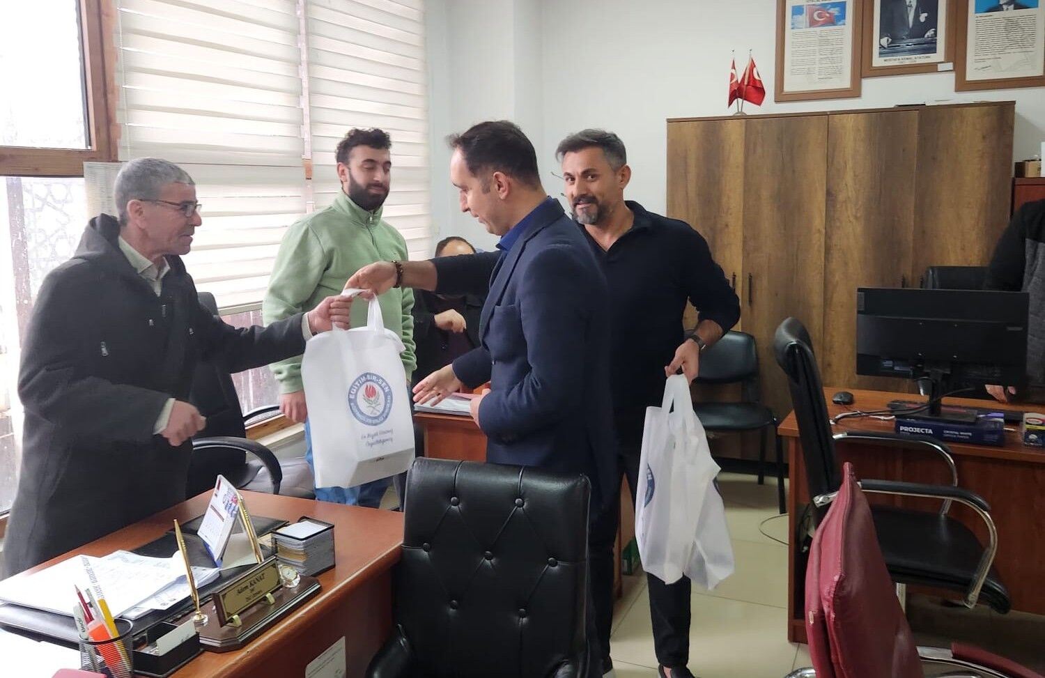 Eğitim Bir Sen’den Eğitim Çalışanlarına Yeni Yıl Hediyesi (1)